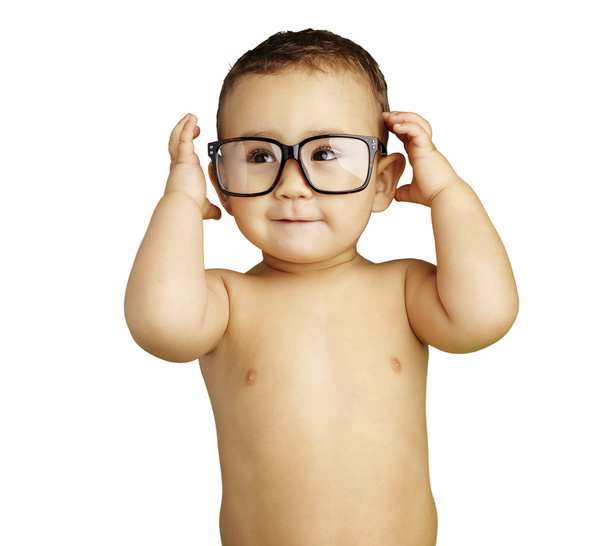 Ritratto di bambino divertente senza maglietta che indossa occhiali sopra la schiena bianca
 - Foto, immagini
