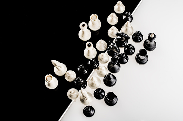 black and white chess figures - Фото, изображение
