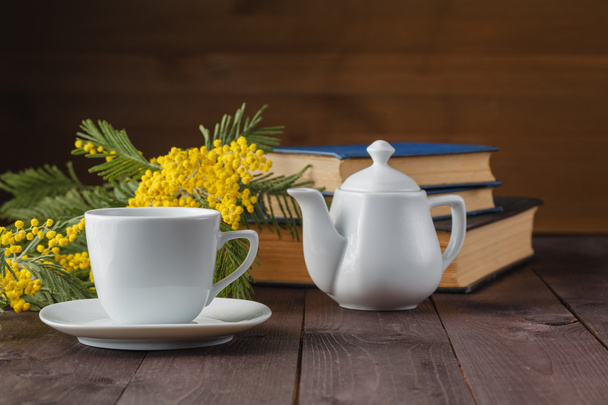Spring tea drinking with books - Fotó, kép