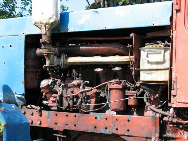 Antiguo primer plano del motor tractor
. - Foto, Imagen