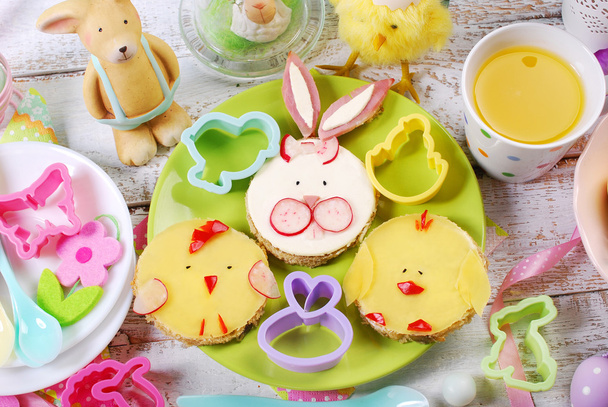 easter breakfast for kids with funny sandwiches - Фото, зображення