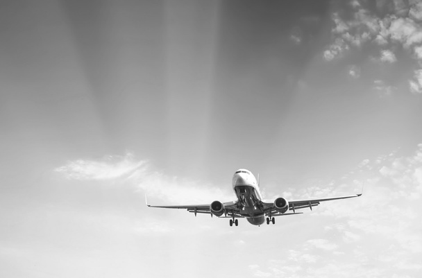 Самолет с красивым небом на фоне
 - Фото, изображение
