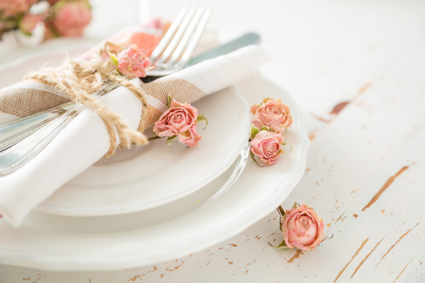 Romantic table with flowers - Foto, Bild