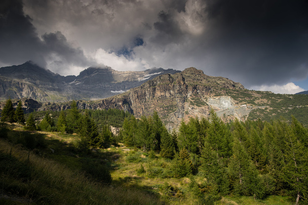 アルプスの山の風景 - 写真・画像