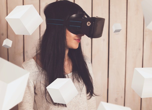 VR gözlüklü kadın - Fotoğraf, Görsel