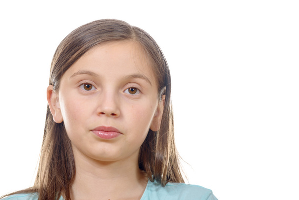 portré előtti tizenéves lány, elszigetelt fehér background - Fotó, kép
