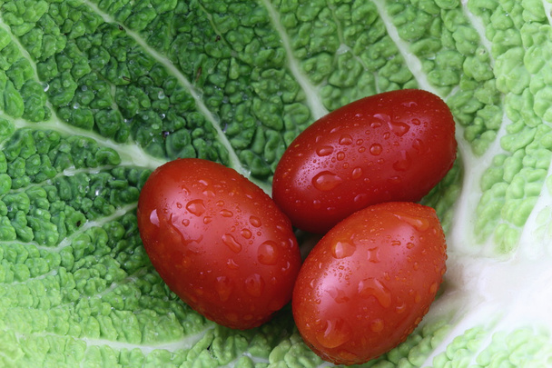 nahaufnahme von drei tomaten - Photo, Image