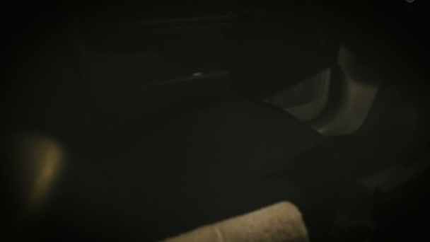 Noche camino violencia matón criminal noir hombres se sienta en el coche sentado en
 - Imágenes, Vídeo