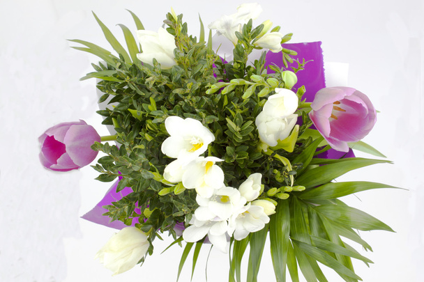 Kaunis kukkakimppu freesias
 - Valokuva, kuva