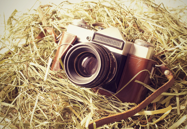 干し草の古いレトロなビンテージ ロシア カメラ - 写真・画像
