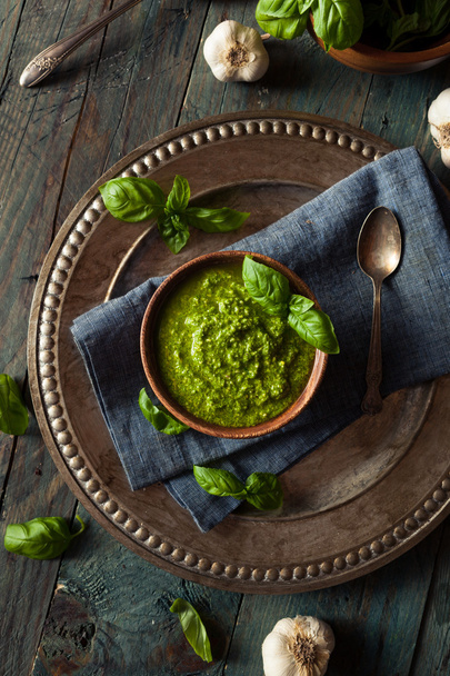 Raw Organic Green Pesto - Foto, afbeelding