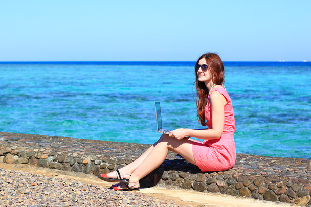 joven freelancer, bloguera de viajes y escritora
 - Foto, Imagen