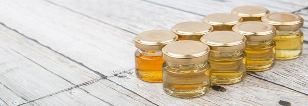 Ποικιλία μέλι σε βάζο κτιστών - Φωτογραφία, εικόνα