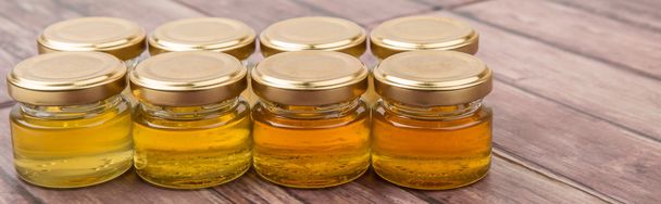 Ποικιλία μέλι σε βάζο κτιστών - Φωτογραφία, εικόνα