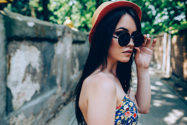beautiful girl in sunglasses - Фото, изображение