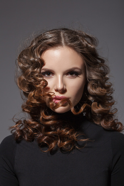 Young sexy beautiful woman with fashion hairstyle - Foto, Imagen