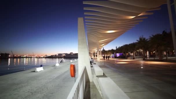Modern tengerparti séta Malaga - Felvétel, videó