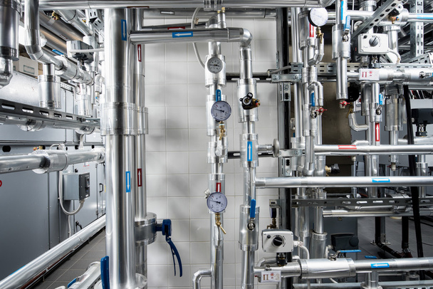 αντλία πίεσης για το τρεχούμενο νερό σε ένα κτίριο, εργοστάσιο - Φωτογραφία, εικόνα