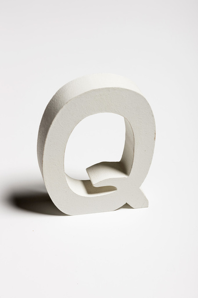 white wood craft for alphabet 'Q' - Zdjęcie, obraz