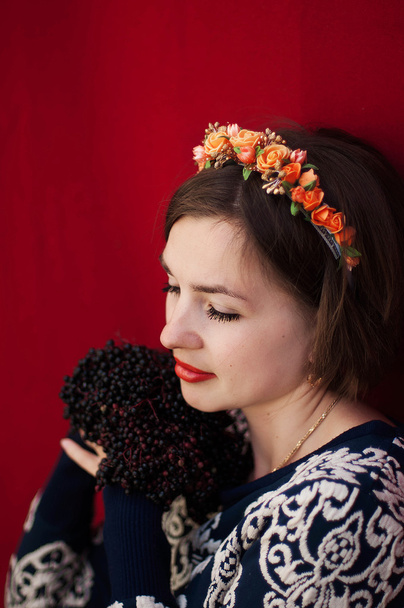 Wreath on girl head. Young beautiful woman portrait with long ha - Fotó, kép