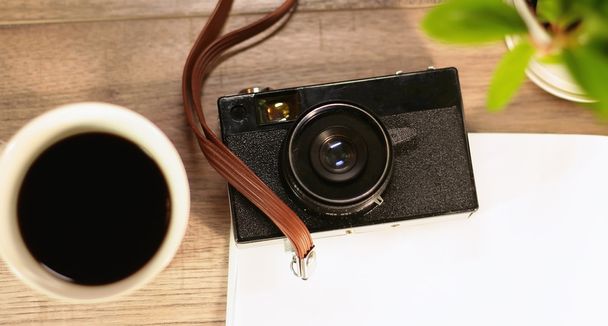 Старая фотокамера
 - Фото, изображение