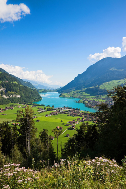 Lungern dorp in Zwitserland - Foto, afbeelding