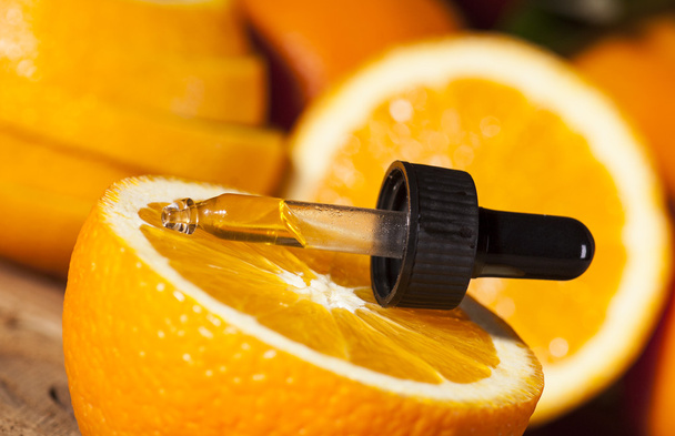 Orange Essential Oil - Фото, изображение