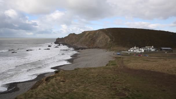 Northcott mond strand ten noorden van Bude Noord Cornwall Engeland Uk op de Zuid-westkust pad met golven - Video