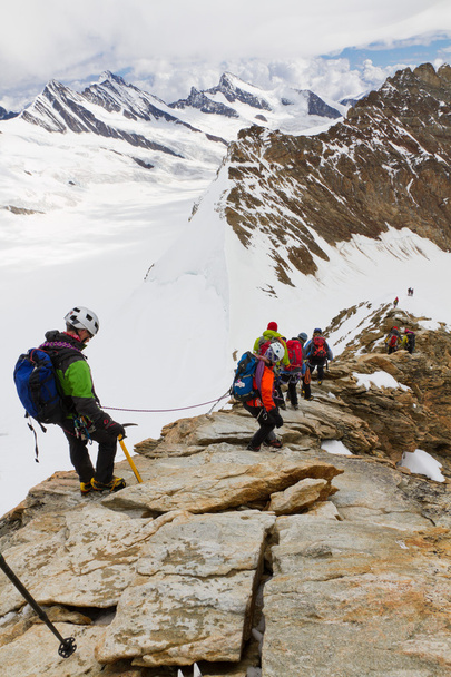 4107 m 高山 moench、スイス連邦共和国のスケーリング - 写真・画像