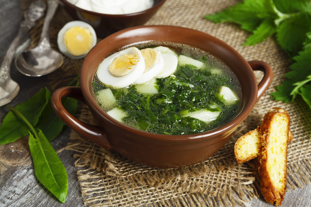 Суп з щавлю і кропиви з яйцями
   - Фото, зображення