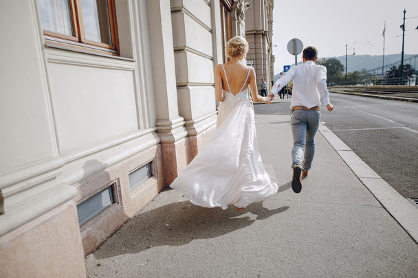 wedding day in Budapest - Zdjęcie, obraz
