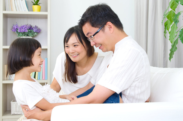 Happy Asian family - Фото, изображение