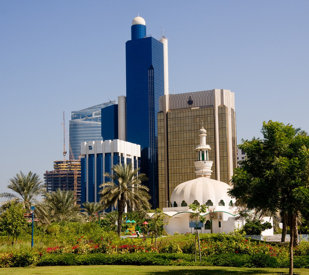Mosquée devant le bureau à Abu Dhabi
 - Photo, image
