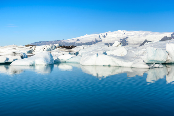 Γραφική θέα των παγόβουνων σε παγετώνα λιμνοθάλασσα, Ισλανδία - Φωτογραφία, εικόνα