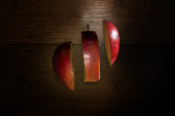 Jabłko pokroić w trzech - Zdjęcie, obraz