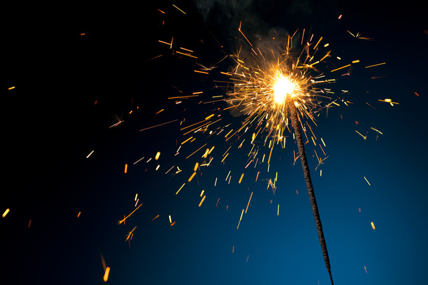 brandende sparkler - Foto, afbeelding