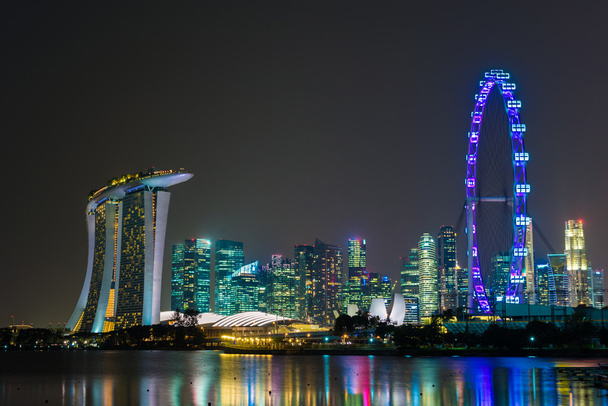 Singapour ville la nuit vue de la baie de la marina
 - Photo, image