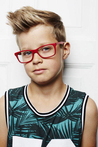 Boy in red spectacles - Foto, afbeelding