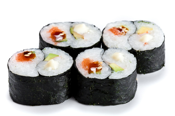 köstliche japanische Sushi-Rollen mit Garnelen und Garnelen isoliert auf weiß. Futomaki rollt. im Yang-Symbol - Foto, Bild