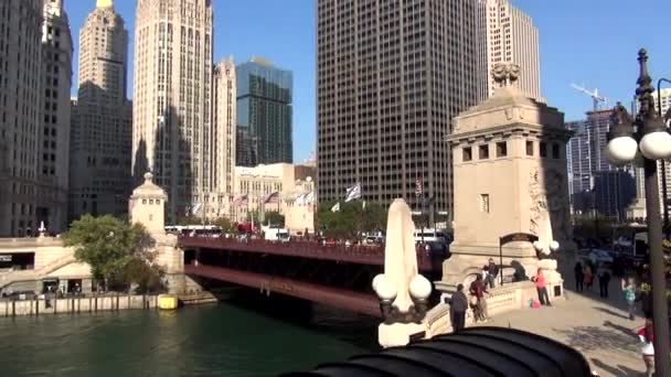 DuSable Bridge Chicago on Michigan Ave - CHICAGO, ILLINOIS/USA - Filmagem, Vídeo
