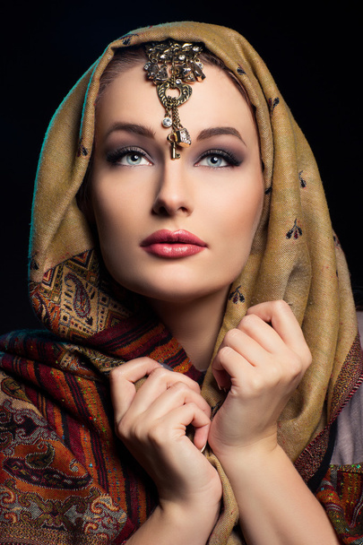 Beautiful young woman in shawl - Foto, Imagem