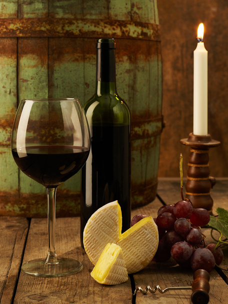 Rotwein und Käse - Foto, Bild