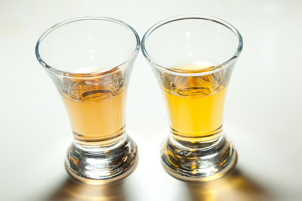 bicchieri piccoli con rum
 - Foto, immagini