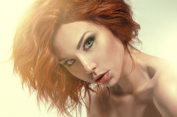 Studio portrait of pretty redhead woman - Fotoğraf, Görsel
