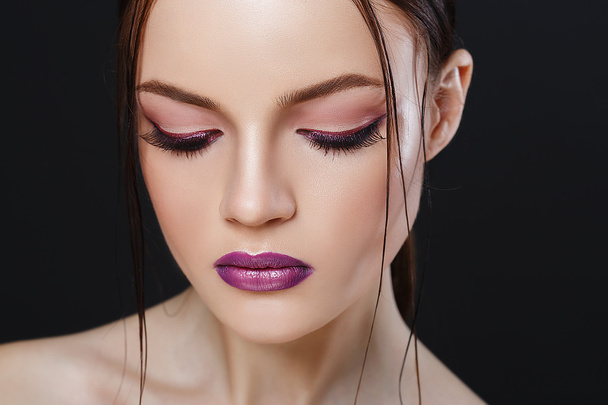 Portrait of beautiful sexy girl with bright makeup close-up - Photo, Image
