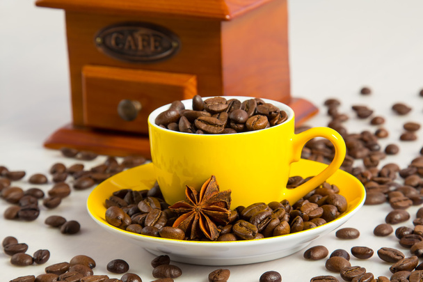 Чорна кава в зернах
 - Фото, зображення