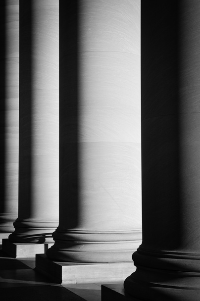 Столпы здания суда в Вашингтоне
 - Фото, изображение