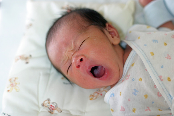 睡眠 (0 歳日本生まれたばかりの赤ちゃん男の子) - 写真・画像