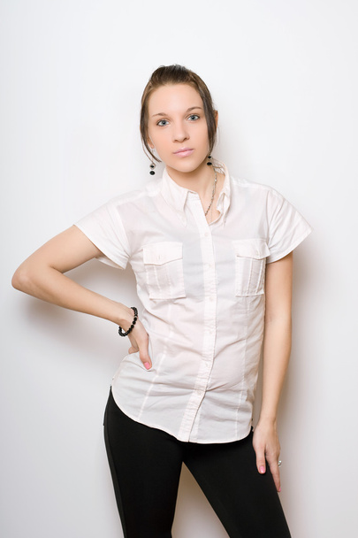 Молодая сексуальная леди в белой рубашке
 - Фото, изображение