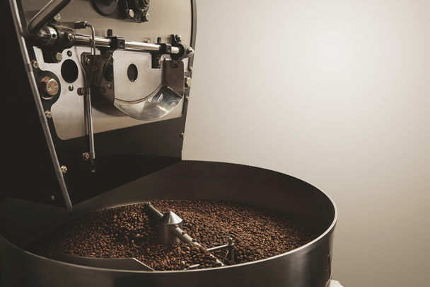Freshly baked coffee beans best professional roasting machine - Fotografie, Obrázek